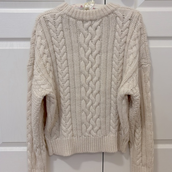 NEW ITALY WOOL CABLE KNIT  SWEATER (S) - Picture 2 of 10